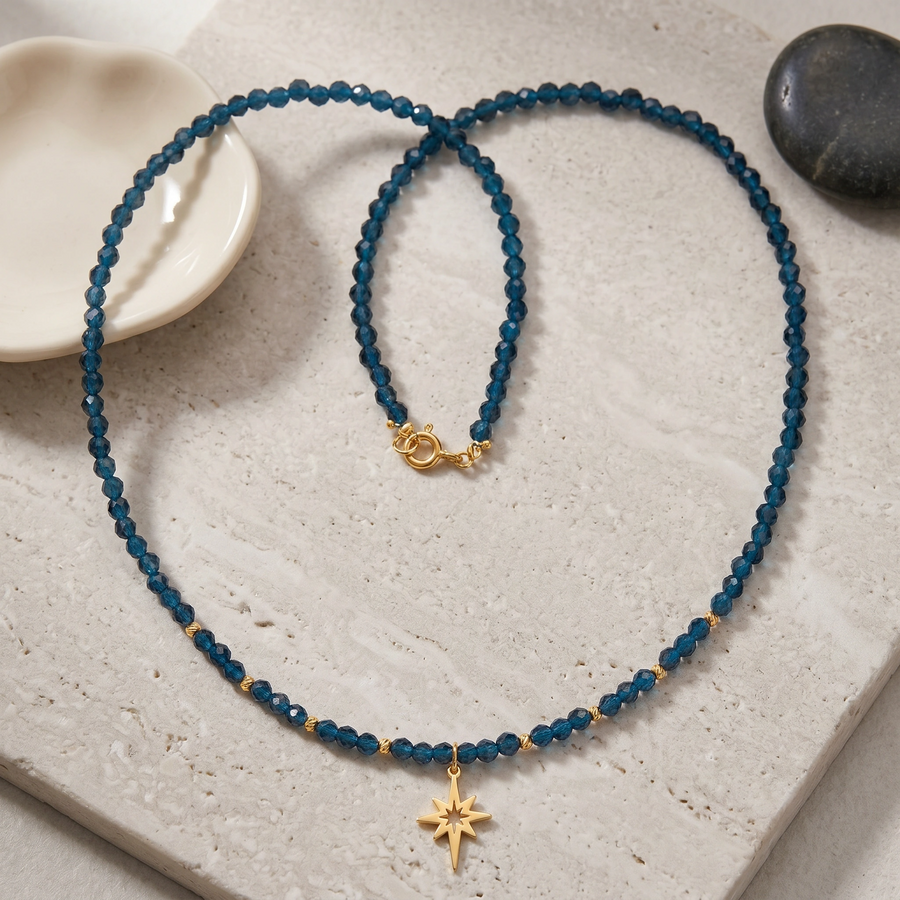 Colier Aur 14K cu Cristale și Pandantiv Steaua Nordului – Bijuterie Călăuză Elegantă