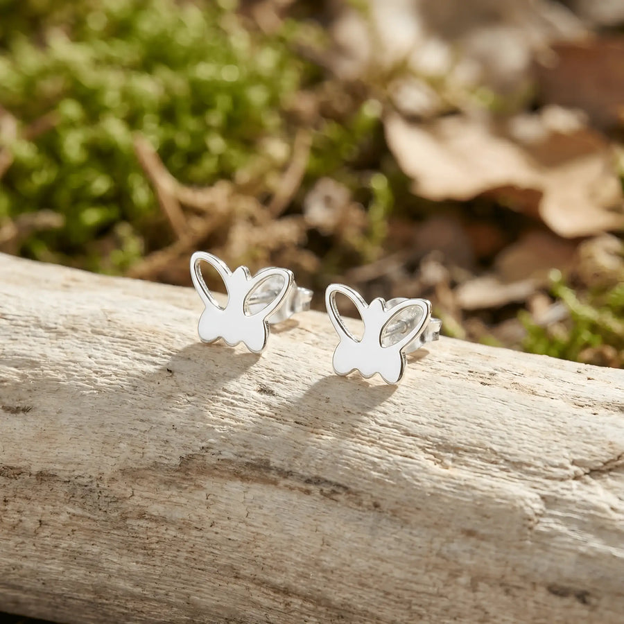 Cercei stud argint 925 rodiat fluture stilizat 8x7mm cu aripi outline sus și pline jos — vedere frontală