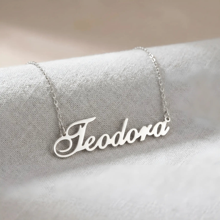Lănțișor argint 925 rodiat cu pendant nume Teodora cursiv elegant decupat