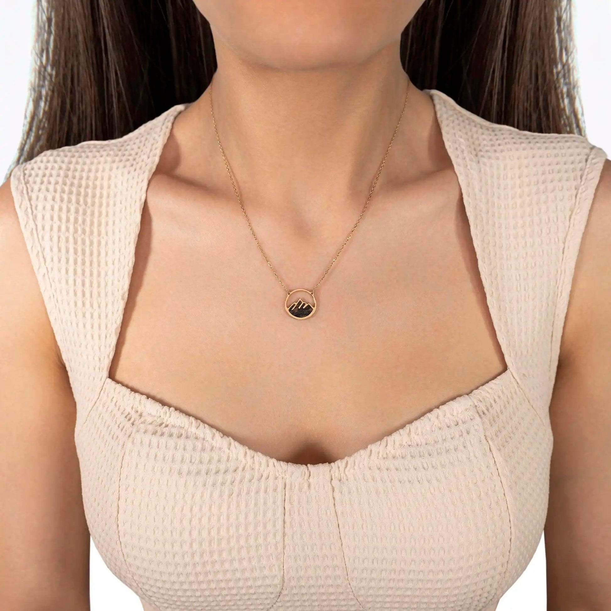 Lantisor Munte Walnut Polar
