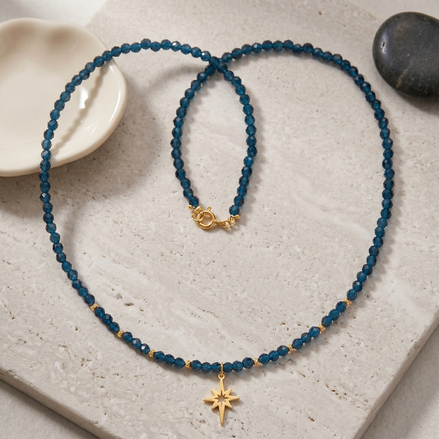 Colier Aur 14K cu Cristale și Pandantiv Steaua Nordului – Bijuterie Călăuză Elegantă