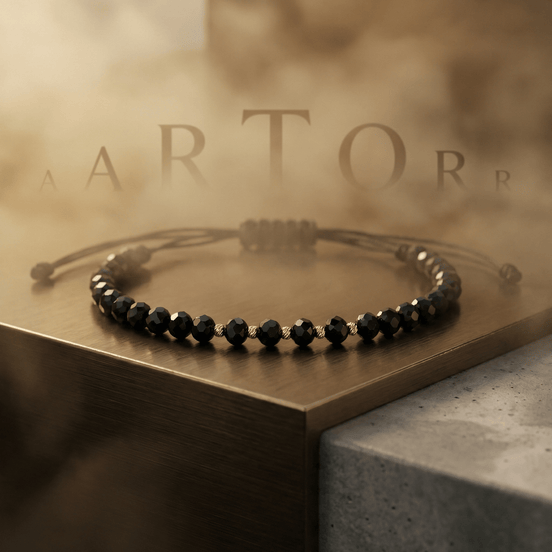 Brățară Aur 14K cu Șnur, 5 Bile Aur și Cristale Negre – Bijuterie Reglabilă Elegance