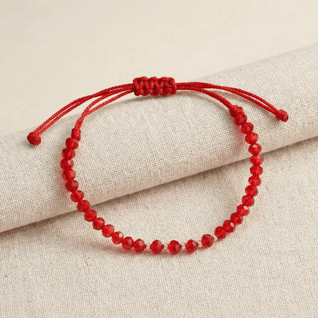 Brățară Aur 14K cu Șnur, 5 Bile Aur și Cristale Roșii – Talisman Norocos Reglabil