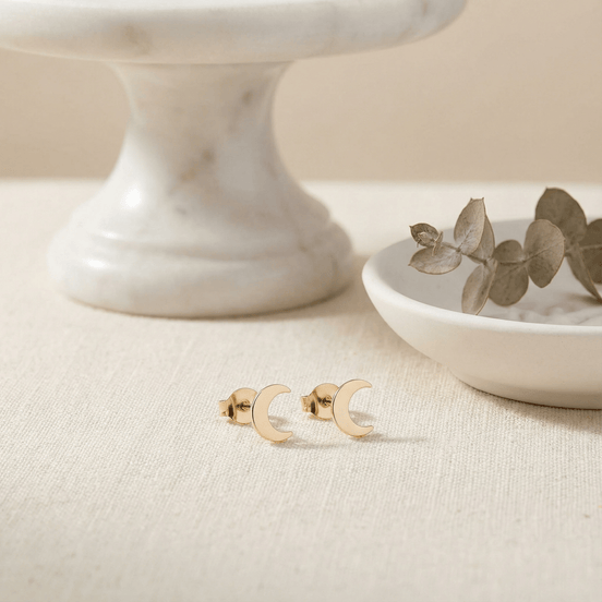 Cercei Stud din Aur 14K Model Semilună – Mister Feminin