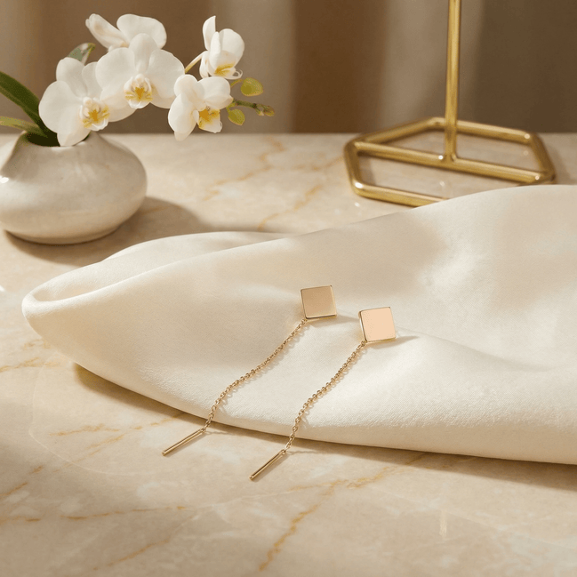 Cercei Threader Aur 14K cu Pătrat Plin – Geometrie Modernă