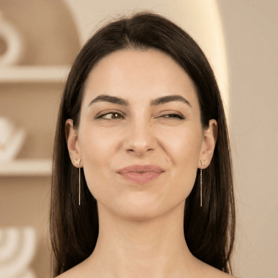 Cercei Threader din Aur 14K cu Fluture – Simbolul Libertății