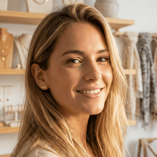 Cercei Stud din Aur 14K cu Simbol Munte Plin – Chemarea Naturii