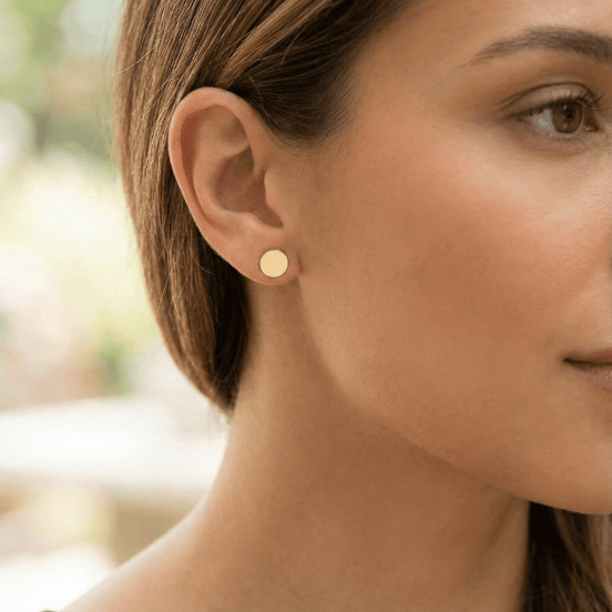 Cercei Stud din Aur 14K Model Bănuț – Eleganță Minimalistă