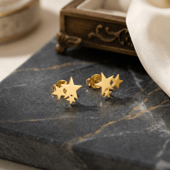 Cercei Aur 14K Stud cu 3 Stele – Strălucire Celestă