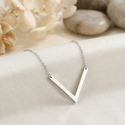 Lănțișor Argint 925 Pandantiv V – Colier Minimalist Stil Geometric