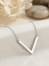 Lănțișor Argint 925 Pandantiv V – Colier Minimalist Stil Geometric