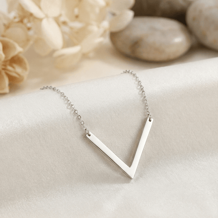 Lănțișor Argint 925 Pandantiv V – Colier Minimalist Stil Geometric