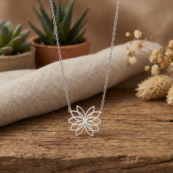 Lănțișor cu Pandantiv Floare