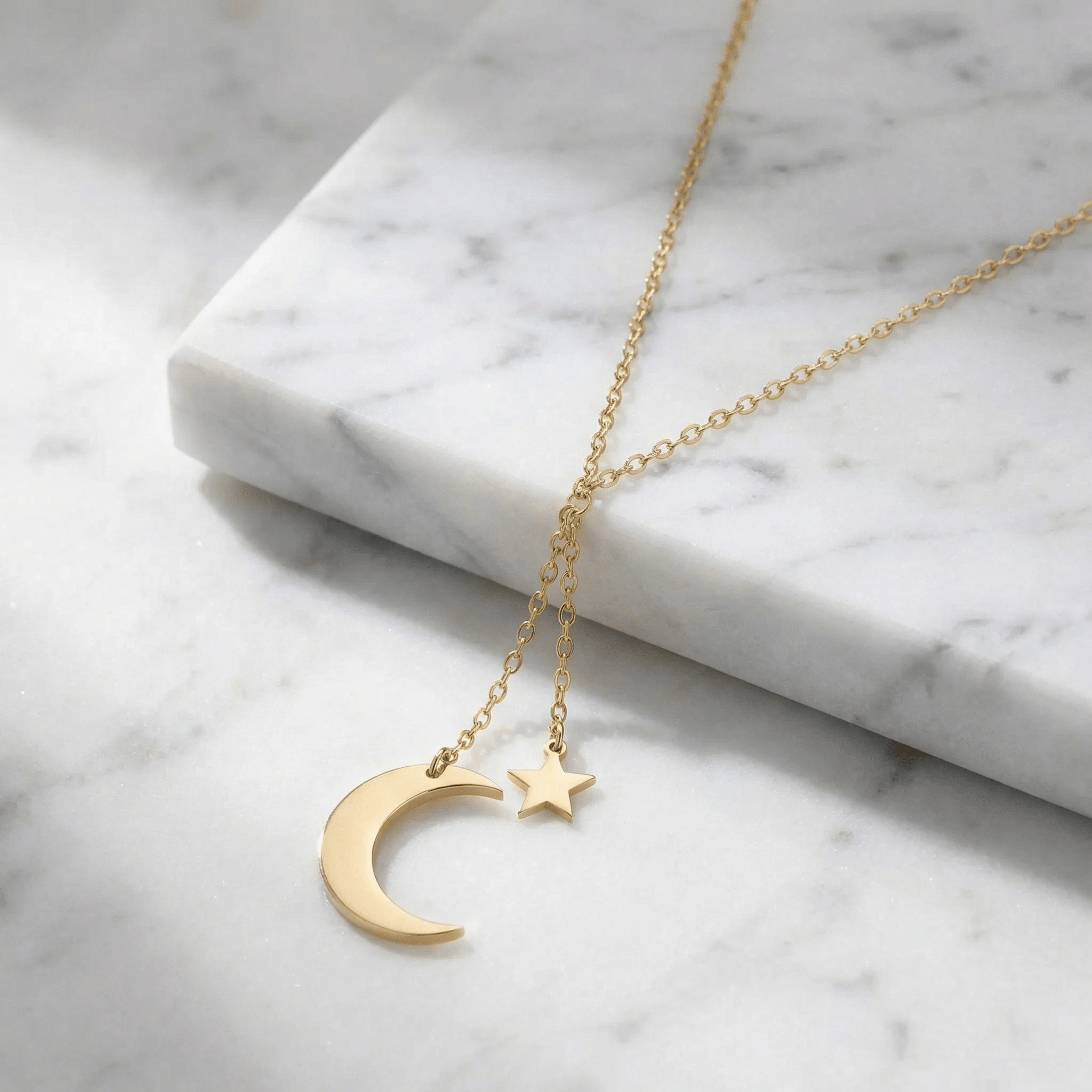 Lănțișor cu Lună și Stea