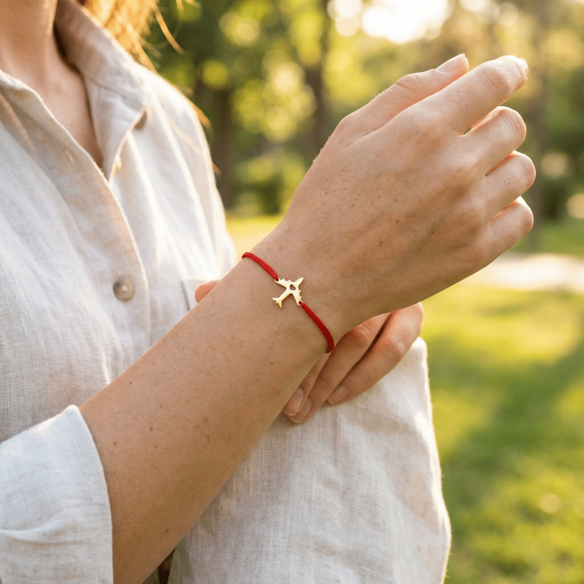 Brățară Aur 14K cu Șnur, Avion și Inimă – Cadou Simbolul Călătoriilor cu Garanție