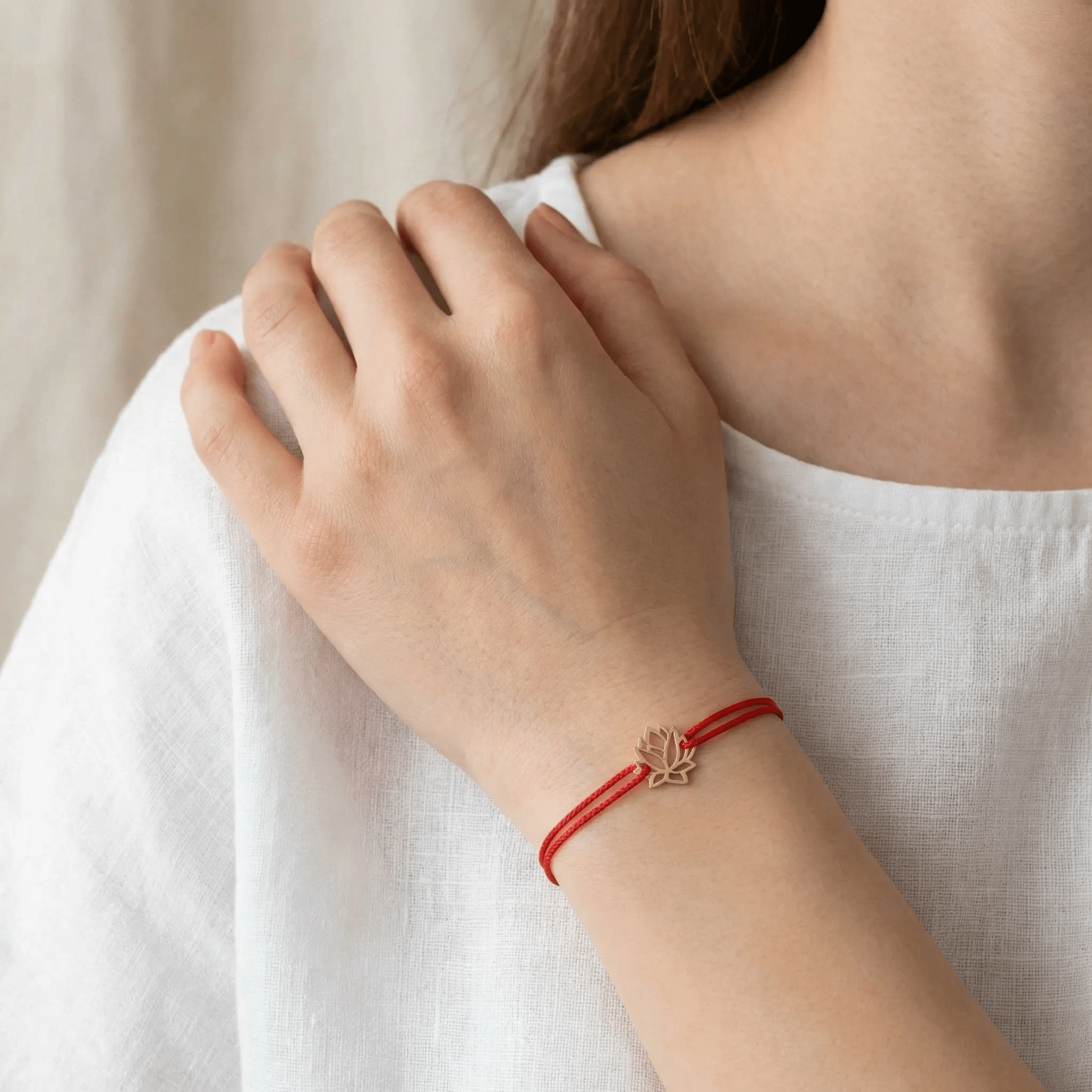 Brățară Aur 14K cu Șnur și Lotus – Simbolul Renașterii cu Garanție și Cutie Cadou