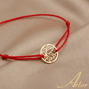 Brățară Aur 14K cu Șnur și Bănuț Lotus – Simbolul Purității cu Garanție și Cutie Cadou