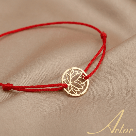 Brățară Aur 14K cu Șnur și Bănuț Lotus – Simbolul Purității cu Garanție și Cutie Cadou
