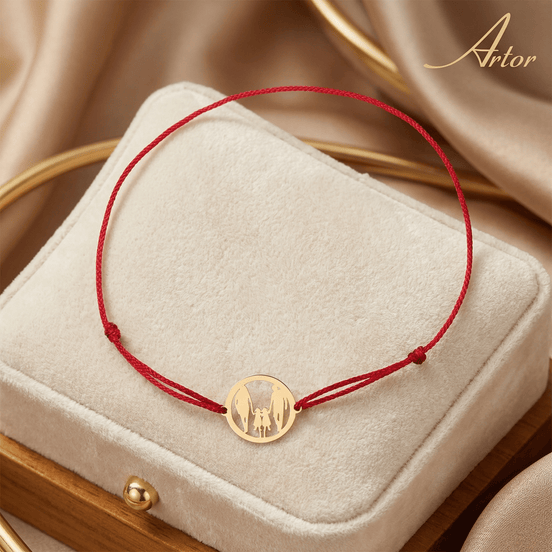 Brățară Aur 14K cu Șnur și Bănuț Familie cu 2 Fetițe – Simbolul Unității cu Garanție și Cutie Cadou