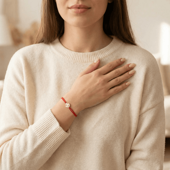 Brățară Aur 14K cu Șnur și Minge de Fotbal – Cadoul Ideal pentru Campioni