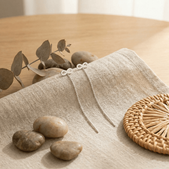 Cercei Aur 14K Lungi cu Lanț și Simbol Infinit – Design Modern Threader