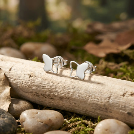 Cercei stud argint 925 rodiat fluture aripă spartă 8x6mm — vedere frontală cu o aripă plină și una outline