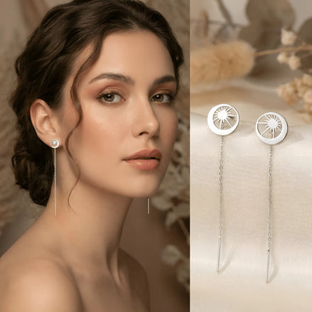 Cercei argint 925 rodiat threader disc celestial — design lifestyle damă, discul fix la marginea lobului cu luna pe partea exterioară, lanțul cu tija atârnă liber în spatele urechii