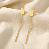Cercei aur 14K threader cu cluster trio cercuri pline suprapuse 11,6mm — pereche pe drape velvet crem-bej, cluster cu cerc mare la bază și 2 cercuri mici suprapuse deasupra, lanț 6cm cu tijă-bară, finisaj oglindă pe aur galben