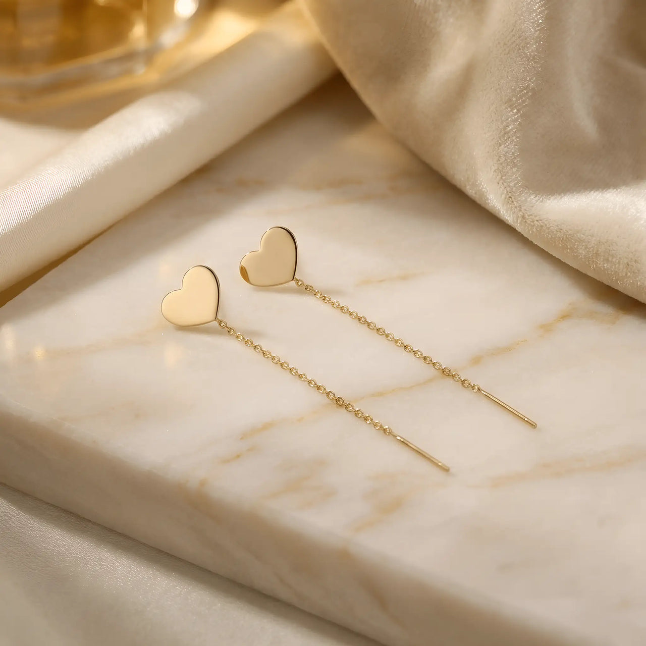 Cercei aur 14K threader inimă mare plină stilizată, lănțișor delicat 7cm