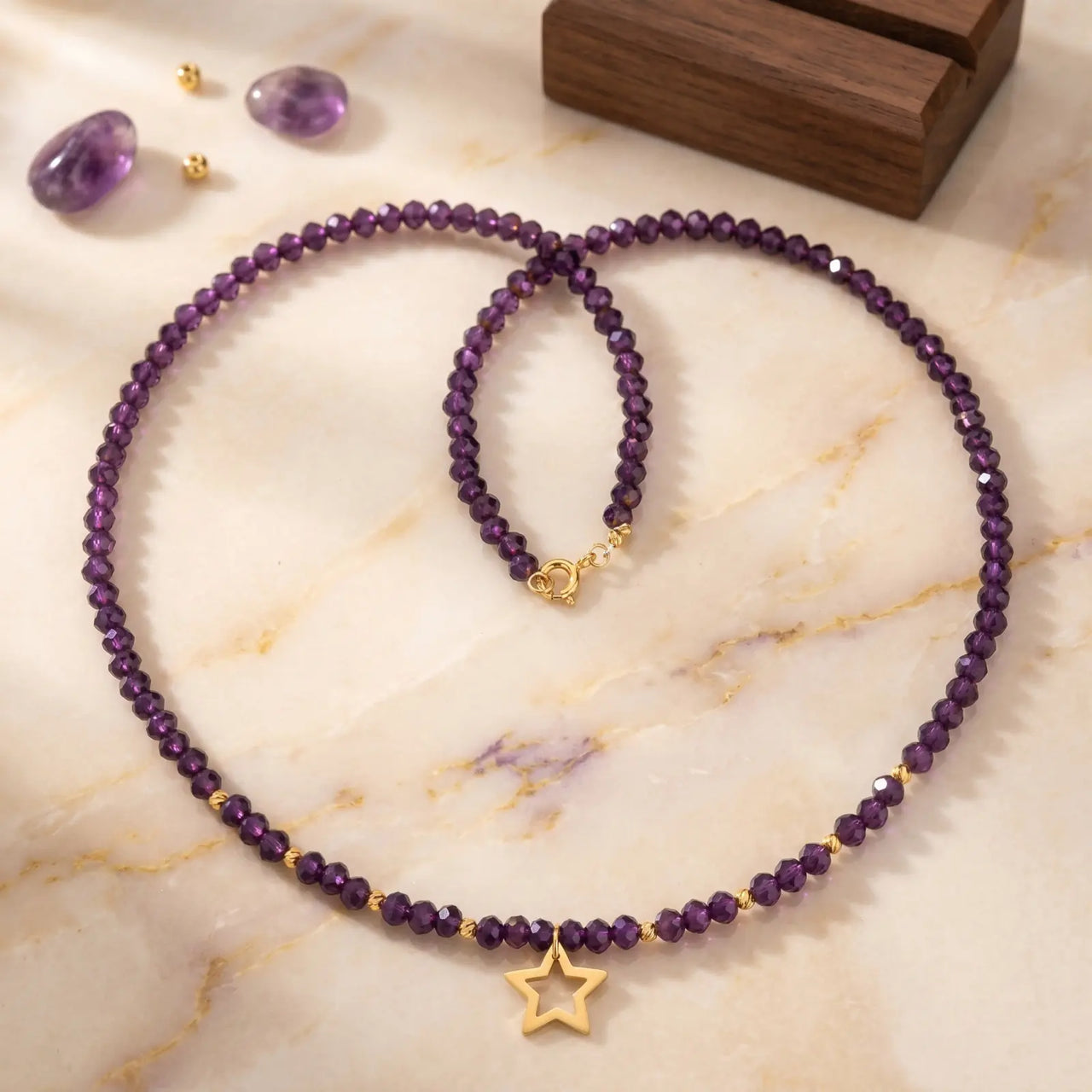 Colier choker aur 14k cu cristale violet fațetate, bile de aur și pandantiv stea, lucrat manual