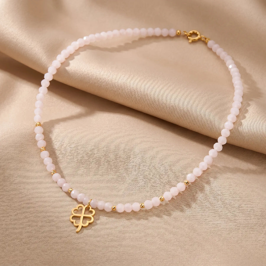 Colier choker aur 14k cu cristale albe fațetate, bile de aur și pandantiv trifoi cu patru foi, lucrat manual