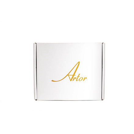 Cutie cadou Artor cu logo auriu caligrafic, ambalaj inclus pentru lănțișorul Monica argint rodiat