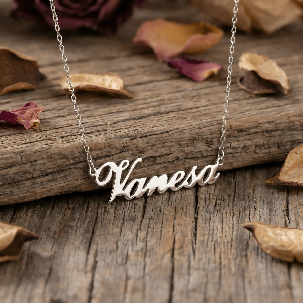 Lănțișor argint 925 rodiat cu numele Vanesa, pandantiv decupat 38,5x10 mm font cursiv, lanț anchor 46 cm